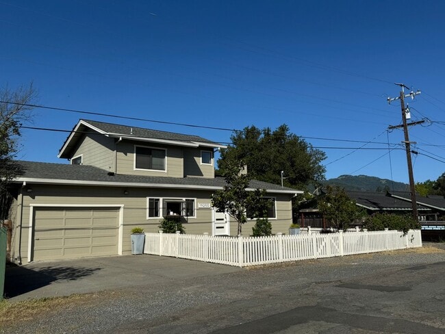 Beautiful Home on a quiet street - Beautiful Home on a quiet street