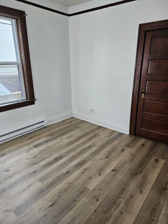 105 N 6th Ave W Unit 1