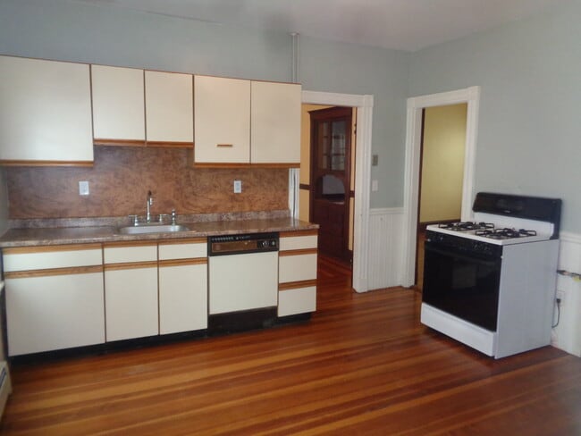 Photo - 61 Grove St Unit 2