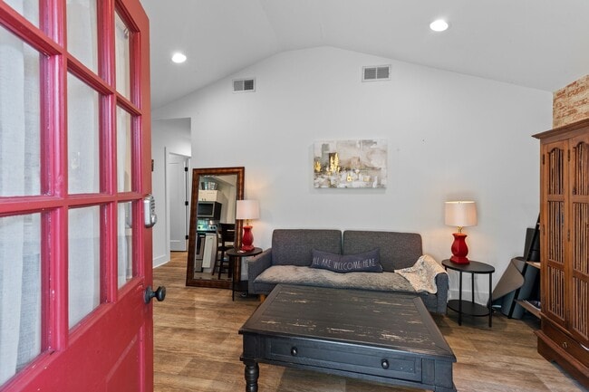 Photo - 413 Lockland Dr