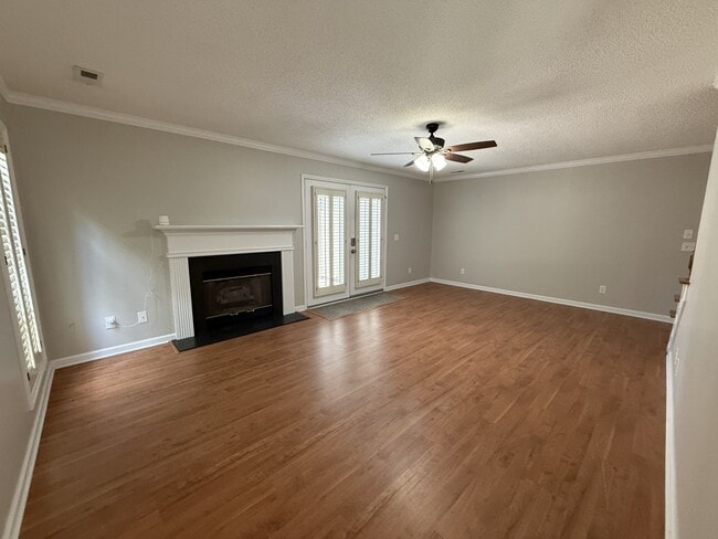 103 Sunshine Ln