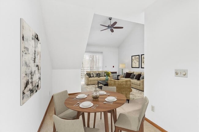 Dining Area - Fairway Meadows Associates LLP