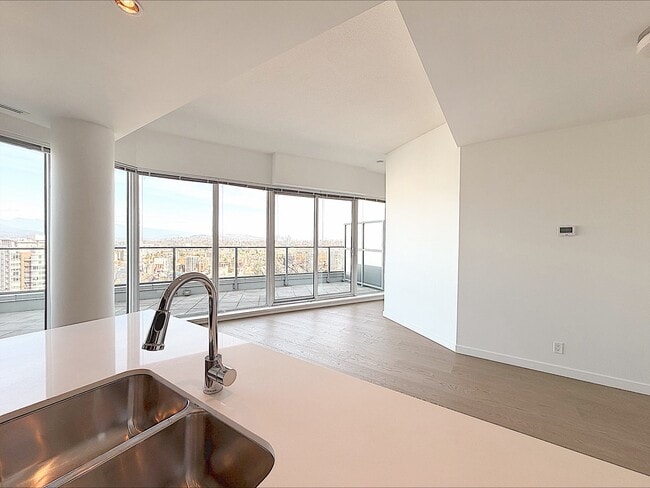 Photo - Centre West - 2502 Penthouse Unité 2502