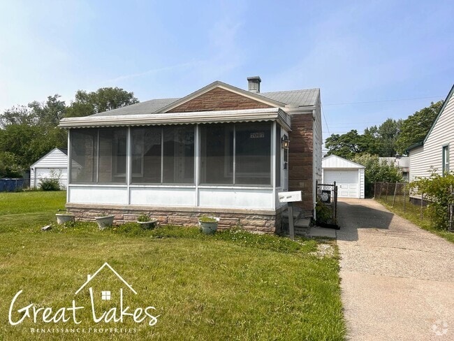 Building Photo - Cozy 2 Bedroom 1 Bathroom now available fo... Rental