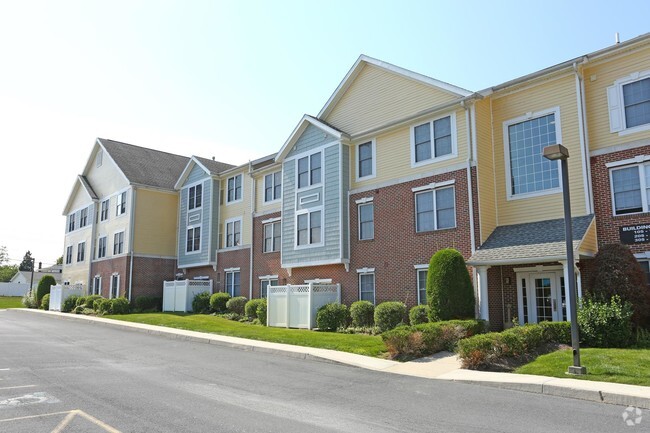 Building Photo - Fairmount Park Apartments