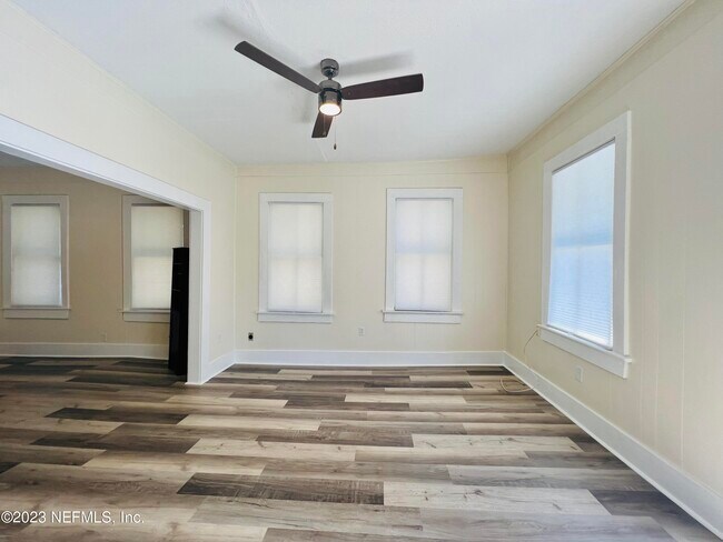 Photo - 505 E 4th St