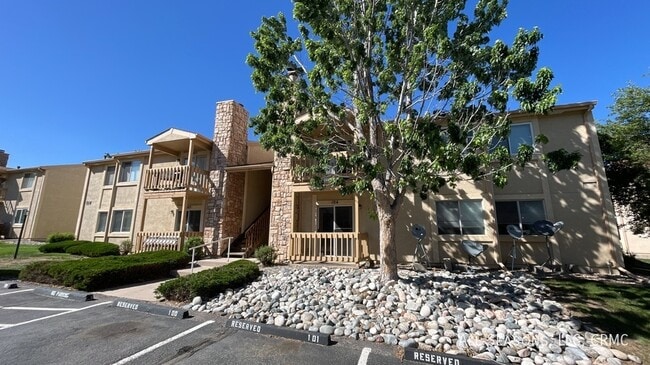 Building Photo - 914 Tenderfoot Hill Rd Unit 104