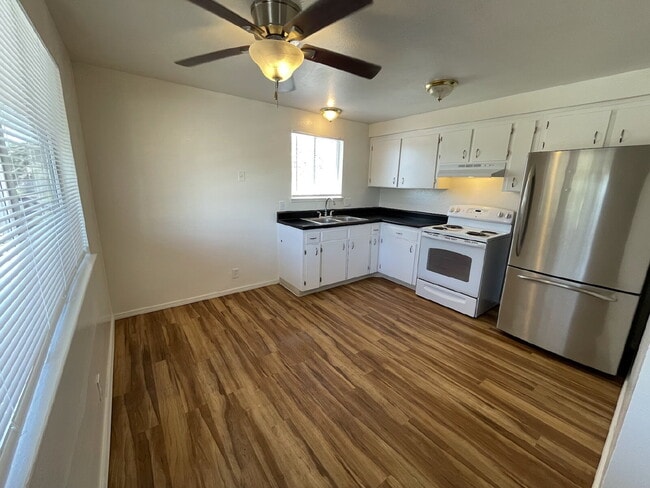 Building Photo - Woodside Drive Apartment In Carson City Unit 3