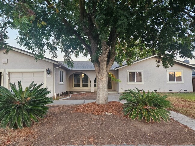 Building Photo - 1304 Fruitridge Dr