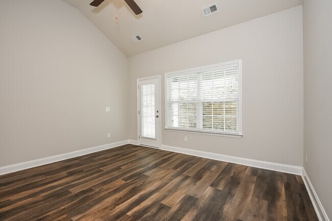 Photo - 67 Rosemont Ct