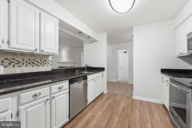 Photo - 240 S Reynolds St Unit 306