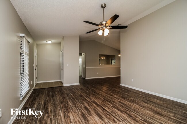 Photo - 836 Sylvia Dr