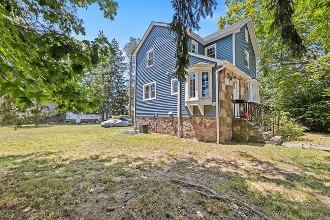 Photo - 56 E Madison Ave