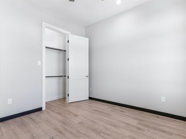 Photo - 209 Silverleaf Rd