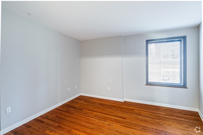 2BR, 2BA - 859SF - Second Bedroom