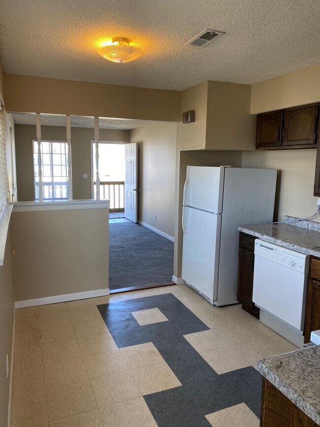 Kitchen - 103 Sibley Rd Unit C