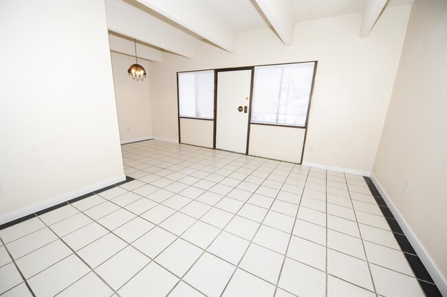 Photo - 384 S Ironton St