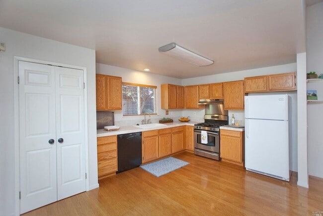 Photo - Desirable Windsor 3 bed 2 bath home