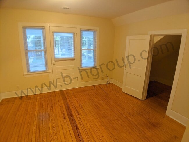 Photo - 1313 73rd St Unit Upper