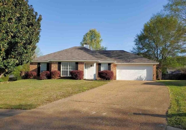 Building Photo - 208 Foxwood Cove