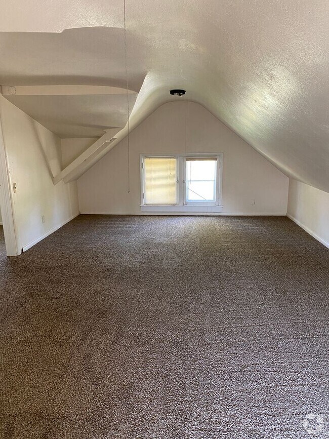 Building Photo - 316 4th Ave SW Unit 1 Rental