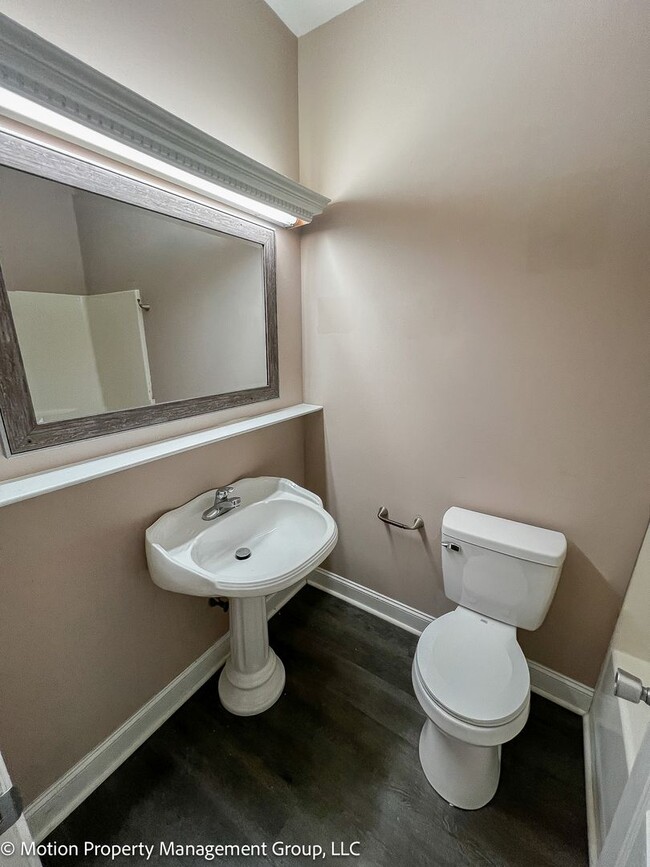 Photo - 6918 Northside Dr Unit A