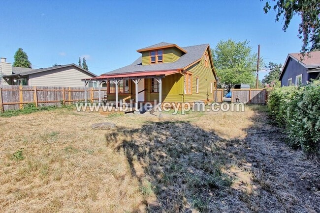 Photo - 5514 SE Malden St