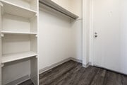 2BR, 1BA - 667SF