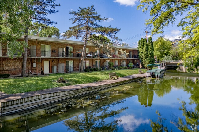 Photo - Pirate Island Apartments