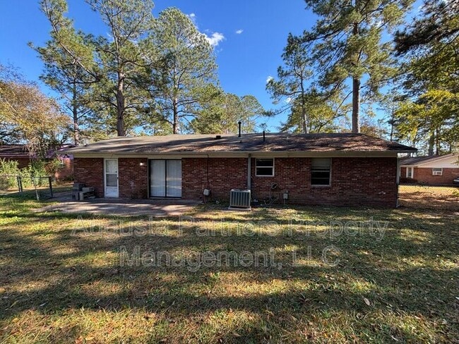 Photo - 2511 Drayton Dr