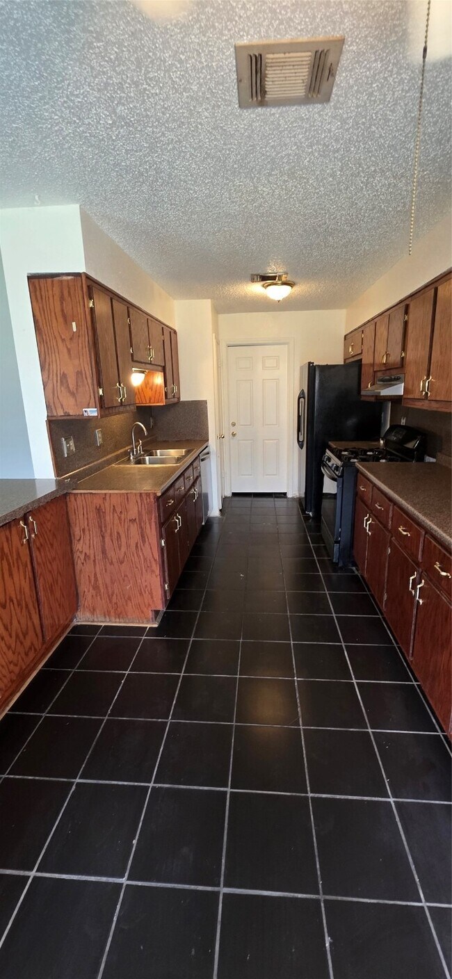 Photo - 2606 Lemonwood Ln