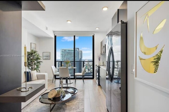 Photo - 398 NE 5th St Unidad 4004