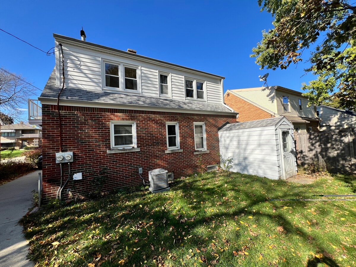 Photo - 410 N 68th St