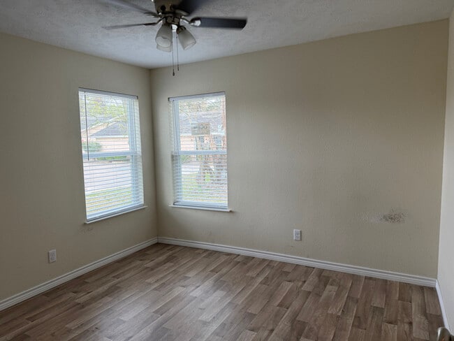 Photo - 635 S Archie St