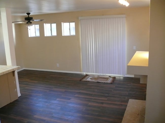 Building Photo - 433 E Ave Unit C Rental