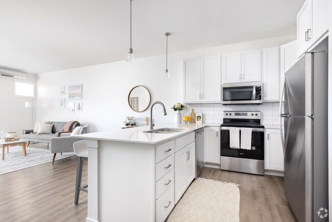 Unit Kitchen - The Retreat at Urban Plains Rental