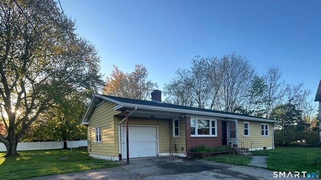 Photo - 248 Ivan Hill St