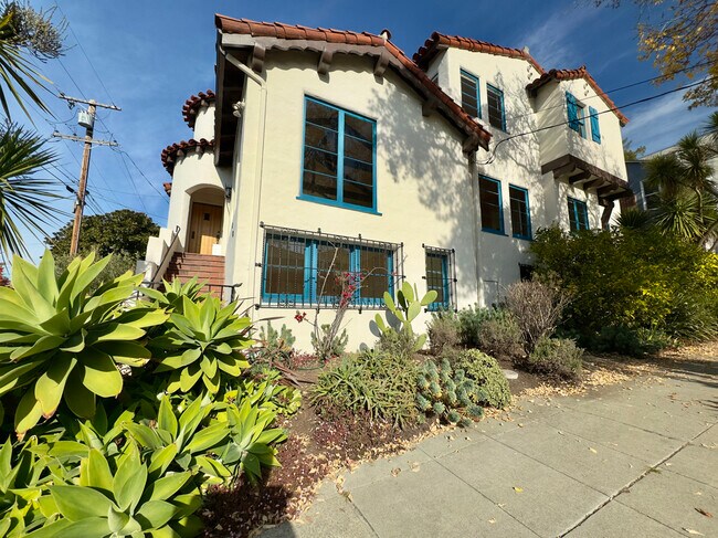 Photo - 1645 Scenic Ave