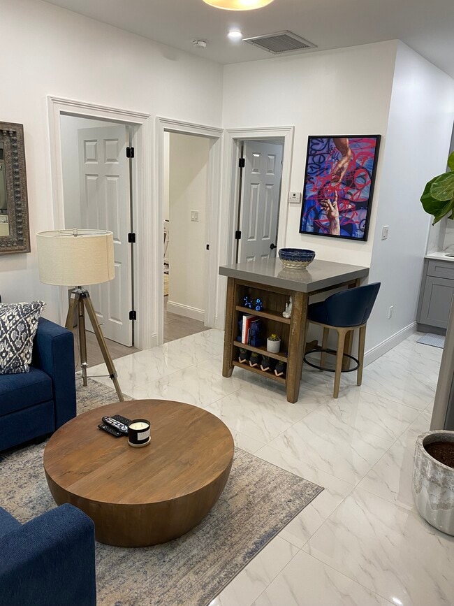 Building Photo - 24455 61st Ave Unit 1R