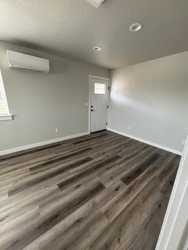 Photo - 6920-1t - 4734-4736 Gebhard Unidad 4736