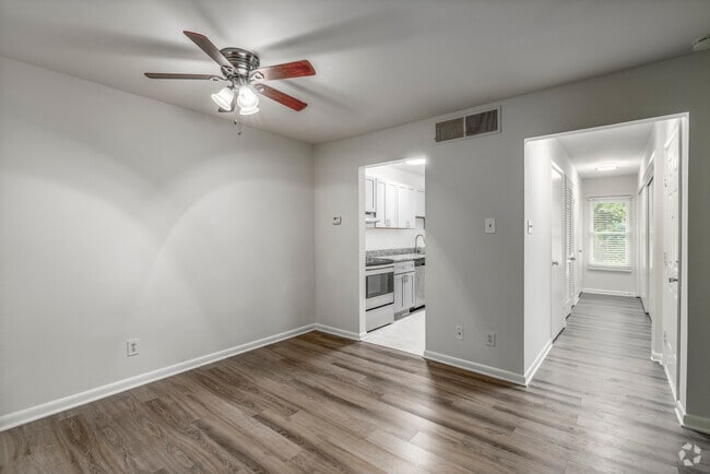 Studio - 515SF - Great Room & Hallway