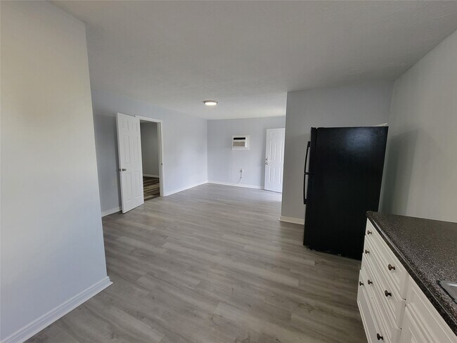Photo - 3115 Havner Ln Unit 4