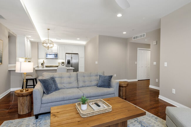 Building Photo - Peregrine 100