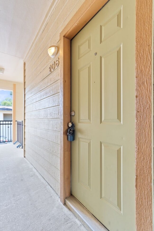 Photo - 2106 Cullen Ave