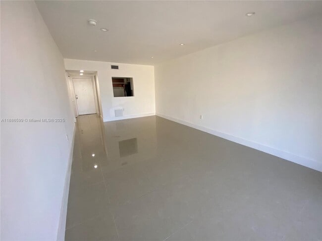 Photo - 3700 NW 21st St Unit 412