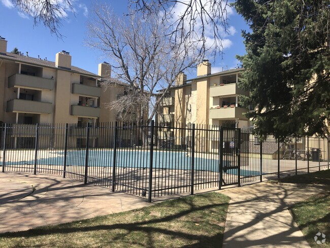 Building Photo - 3035 Oneal Pkwy Unit #V34 Rental