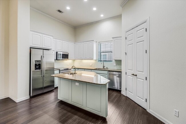 Photo - 14910 Leeward Dr Unit 304