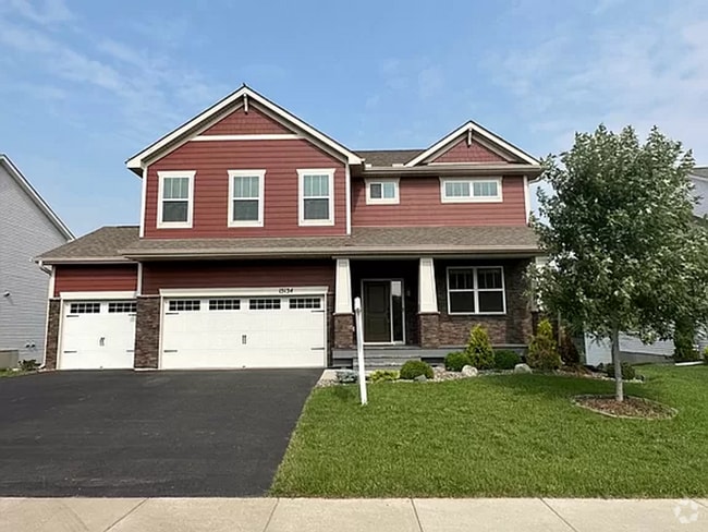 Building Photo - Gorgeous 5 Bedroom, 3.5 Bath Single Family... Rental