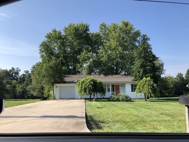 3BD 2 BA HOME FOR RENT IN COOKEVILLE - 3BD 2 BA HOME FOR RENT IN COOKEVILLE