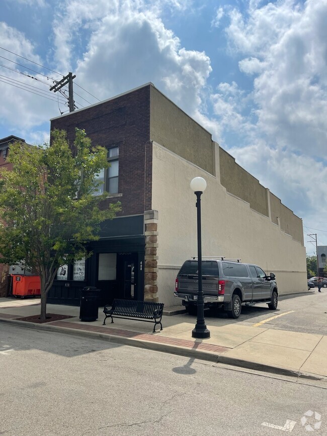 Building Photo - 410 7th St Unit B Rental